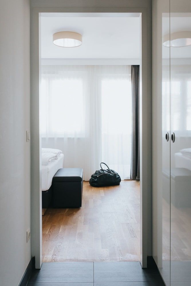 Parks 73 The TownHouse Hotel Executive Apartment, 1 Bedroom, Balcony 9