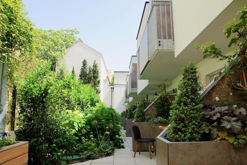 undefined Parks 73 The TownHouse Hotel 6