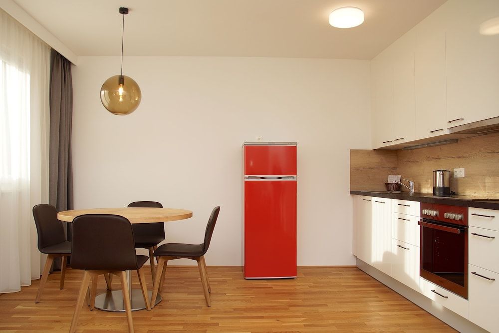 Parks 73 The TownHouse Hotel Executive Apartment, 1 Bedroom, Balcony 12