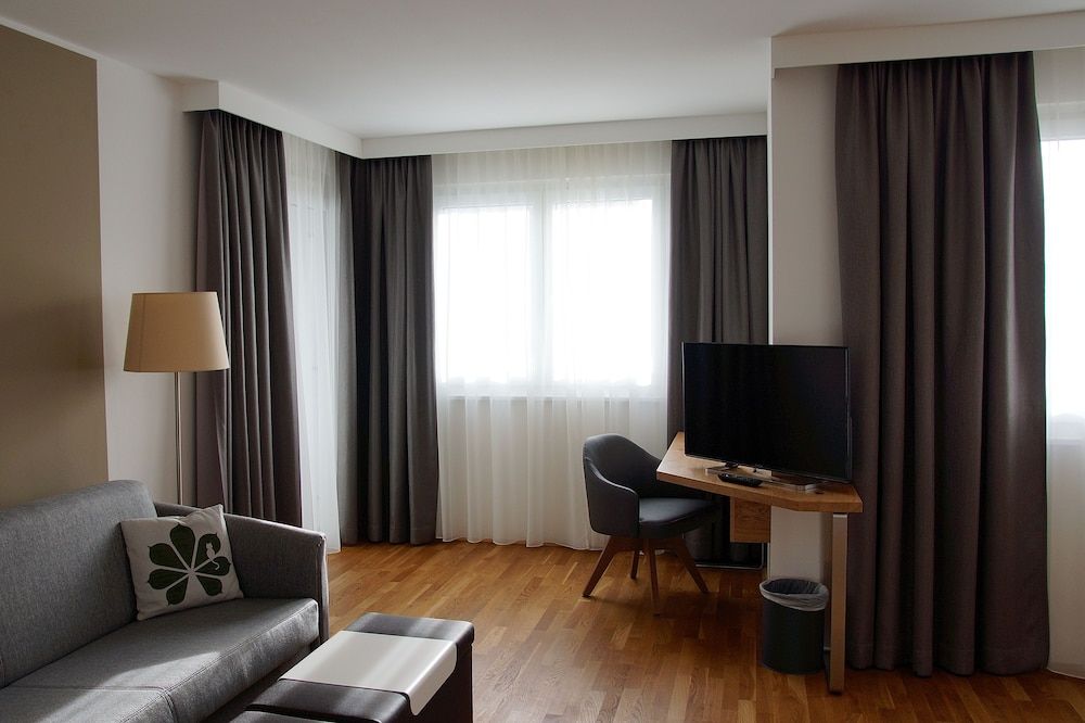 Parks 73 The TownHouse Hotel Executive Apartment, 1 Bedroom, Balcony 14