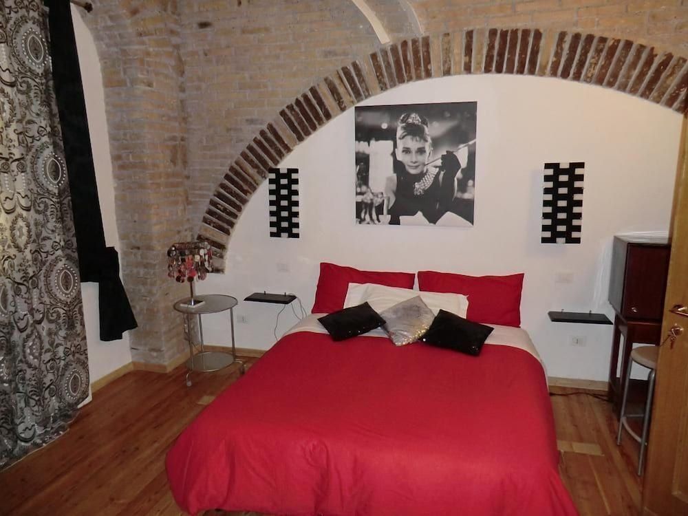 undefined Caesar's Rooms 10