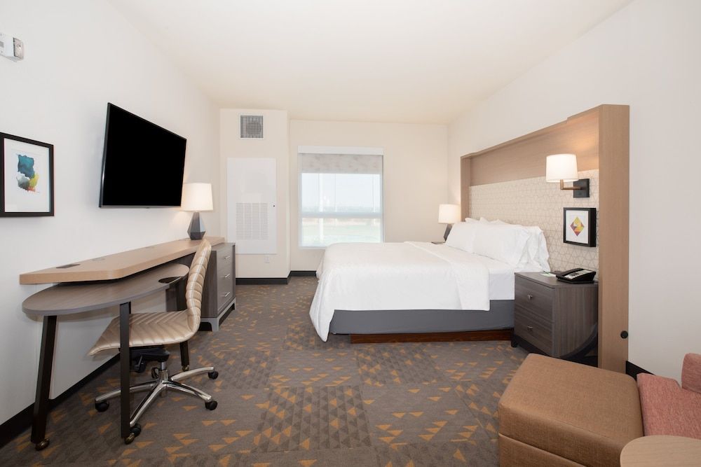 Standard Room, 1 King Bed