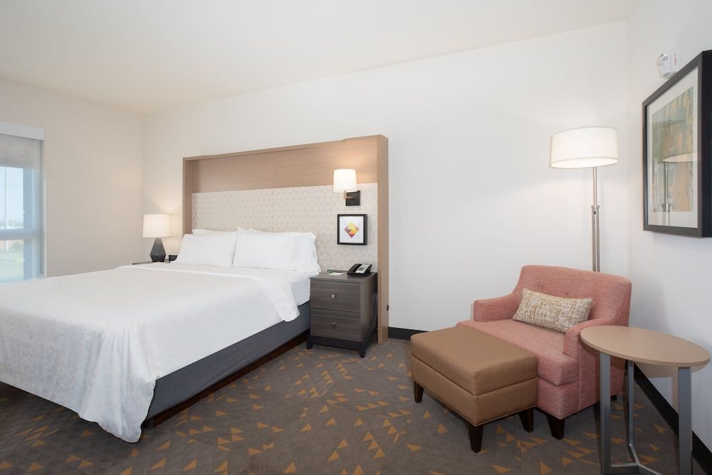 Standard Room, 1 King Bed