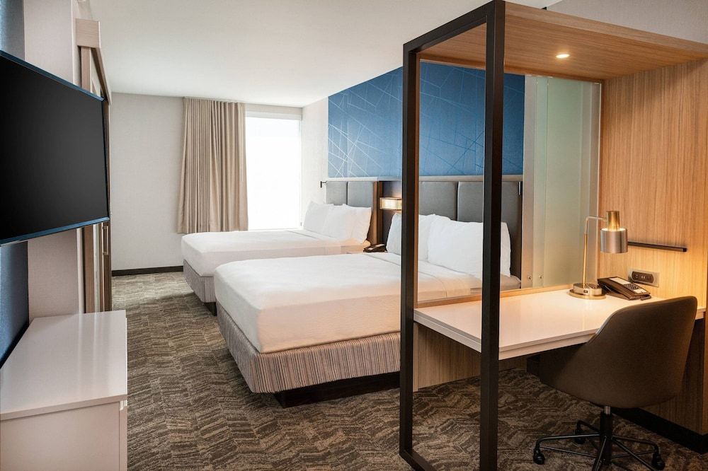 Suite, Multiple Beds (Hearing Accessible)