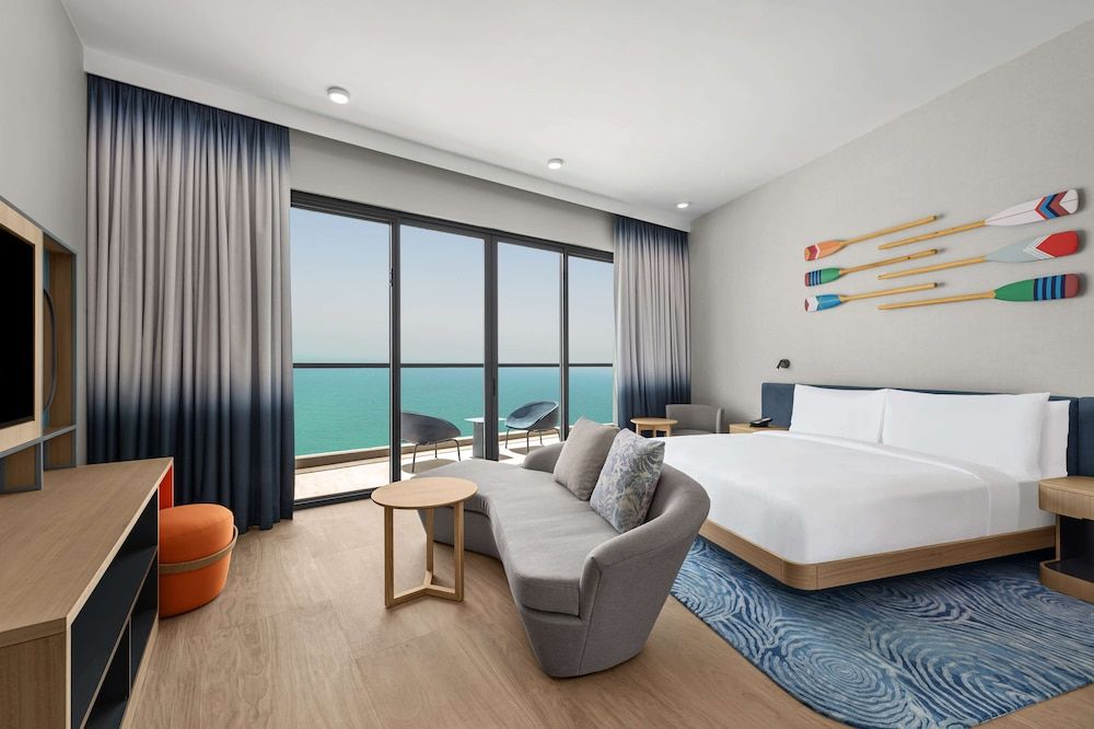 Family Room, 1 King Bed, Sea View (Breeze)