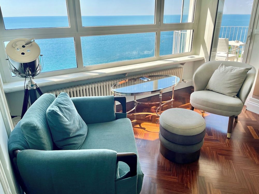 Hotel Riviera & Maximilians Suite 3