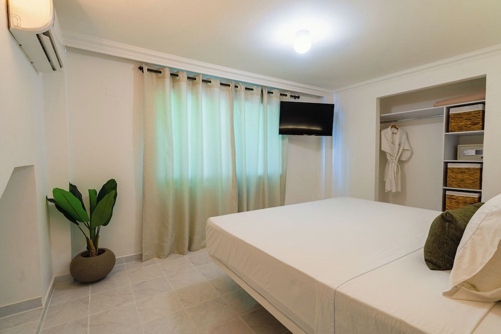 Hotel Cocoliso Island Resort Deluxe Double Room, Balcony, Ocean View 2