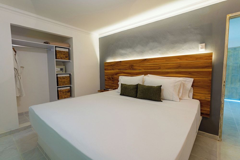 Hotel Cocoliso Island Resort