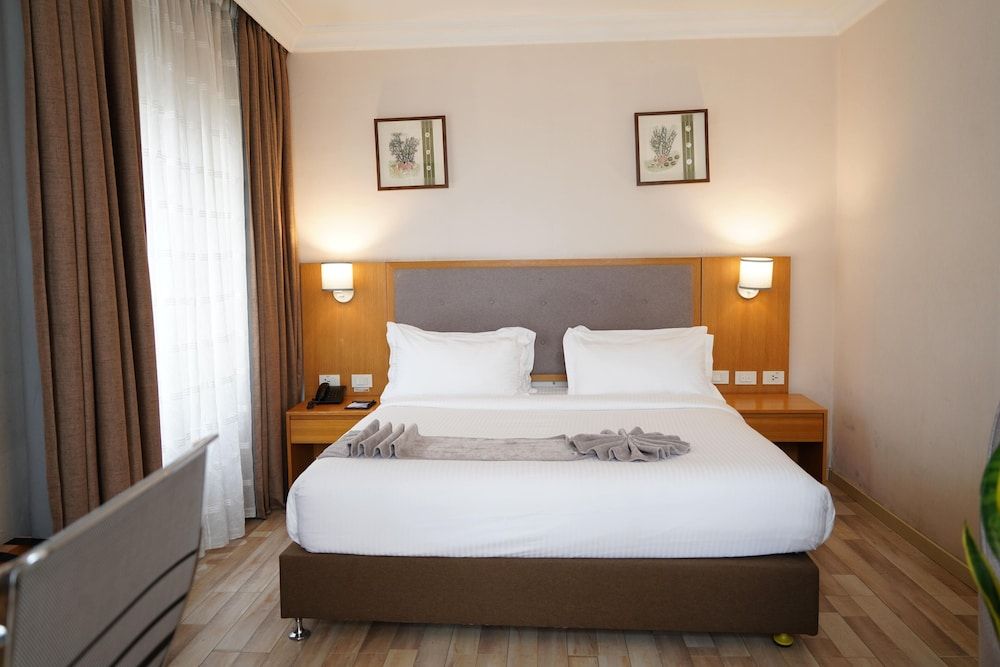 Mado Hotel Club King Room 8