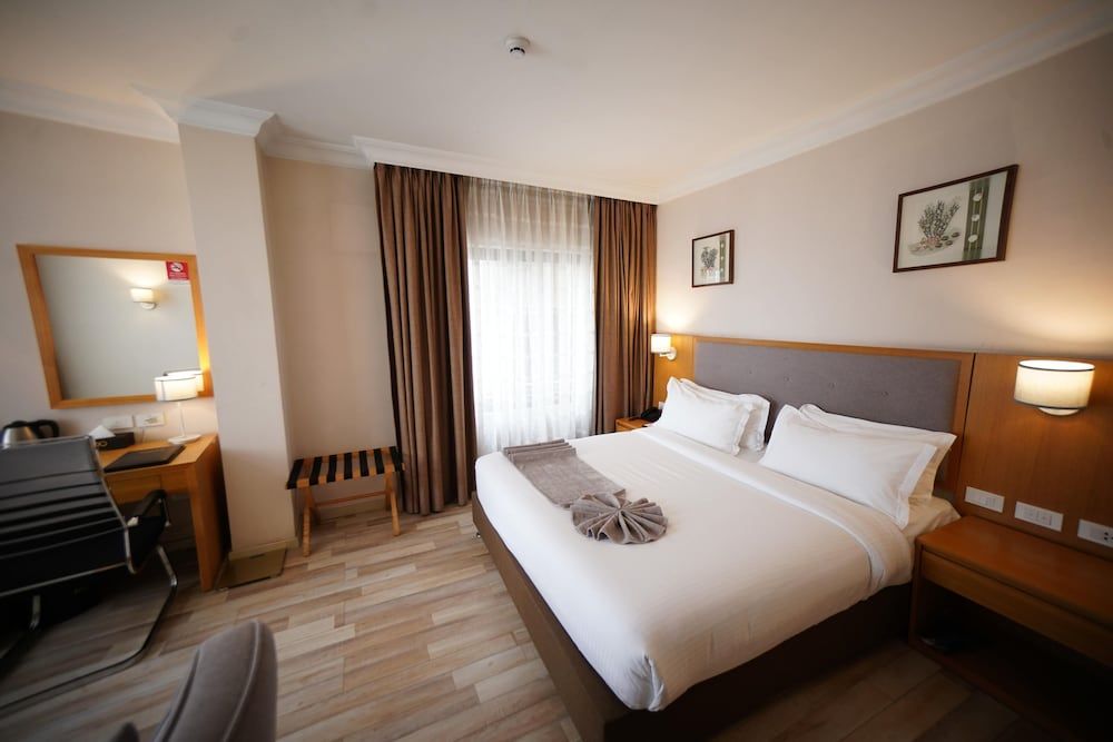 Mado Hotel Club King Room 12