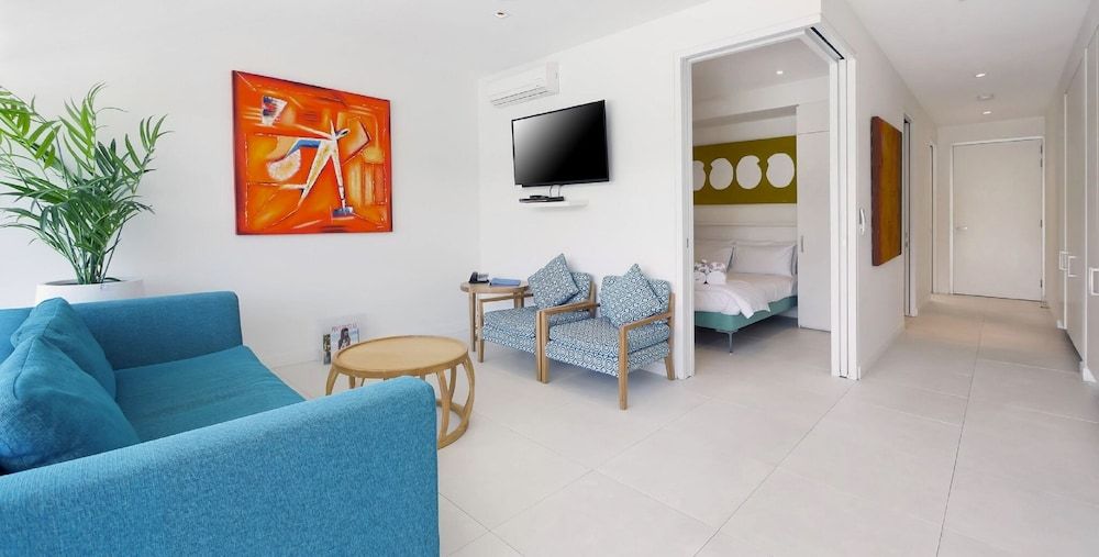 Pool Port Douglas 2 Bedroom Swim-up Pool View 7