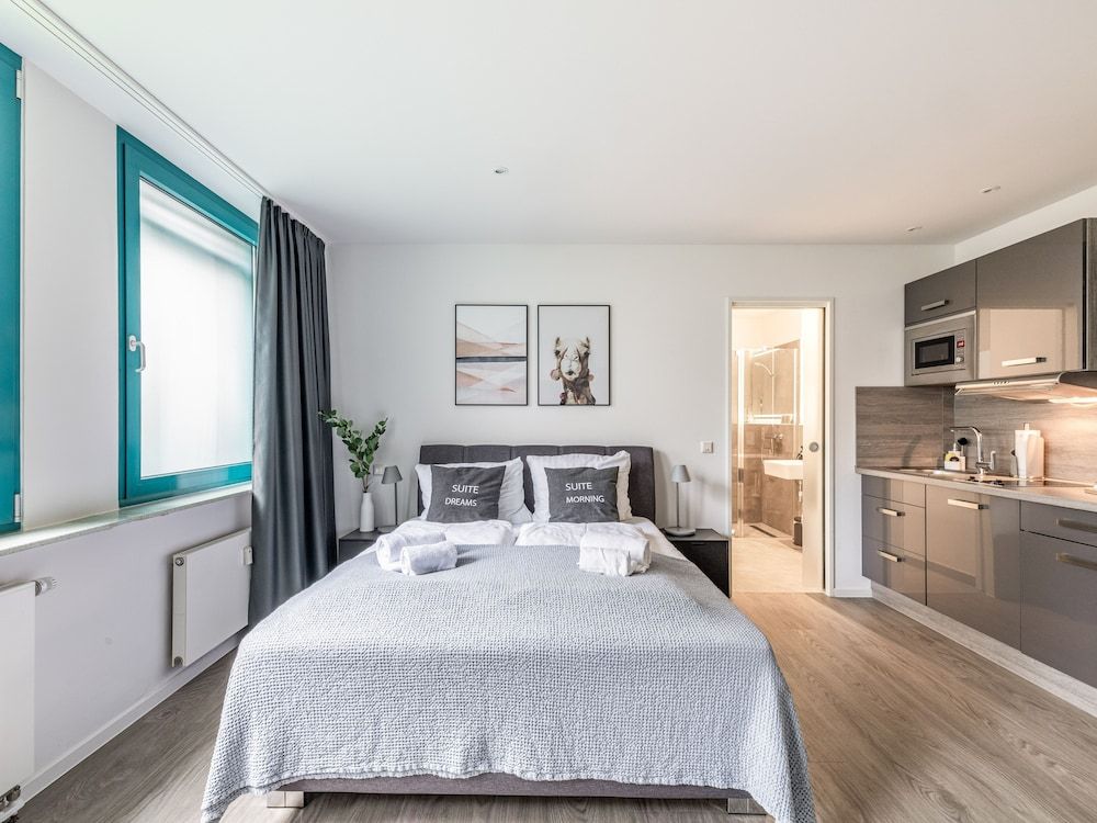 limehome Köln Friesenplatz Suite M - Courtyard View 6