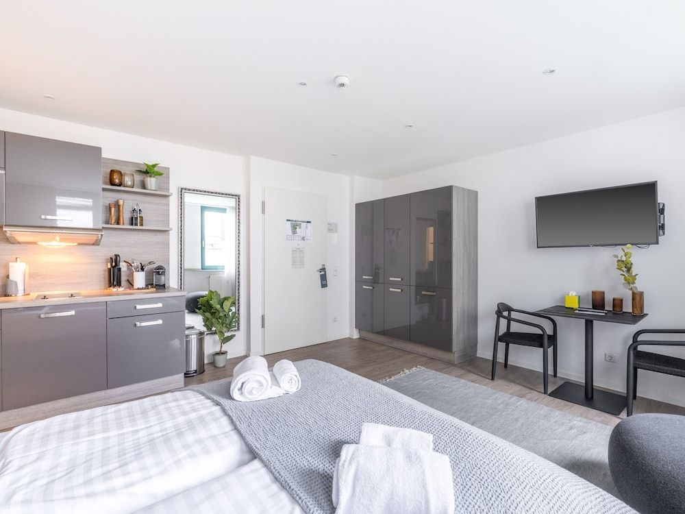 limehome Köln Friesenplatz Suite M - Courtyard View 9