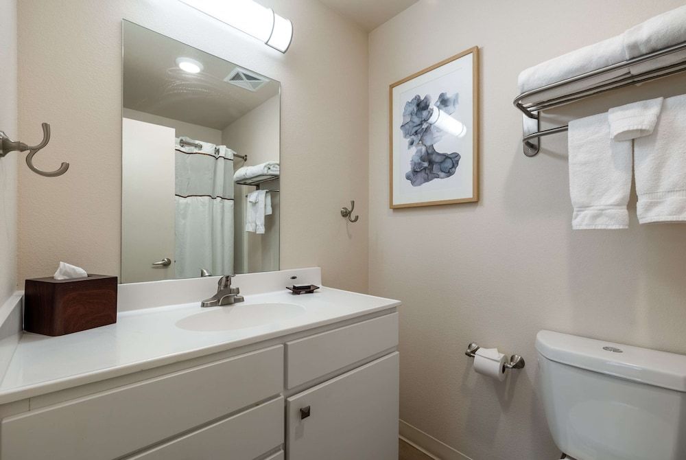 WaterWalk Extended Stay by Wyndham Wichita Suite, 3 Bedrooms 5