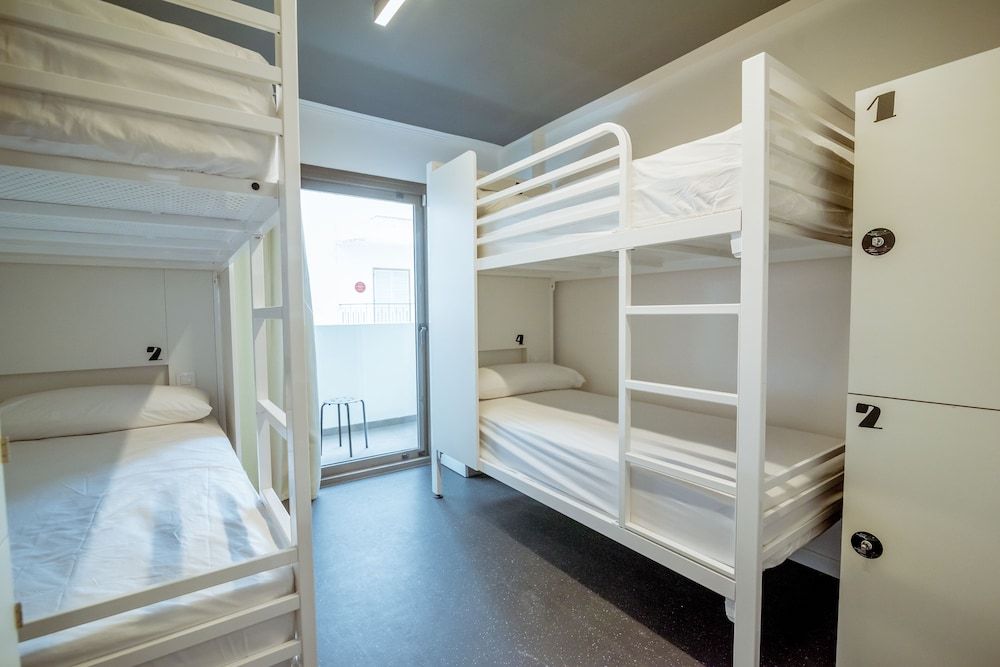 Bed in 4-Bed Mixed Dorm Shared Bathroom