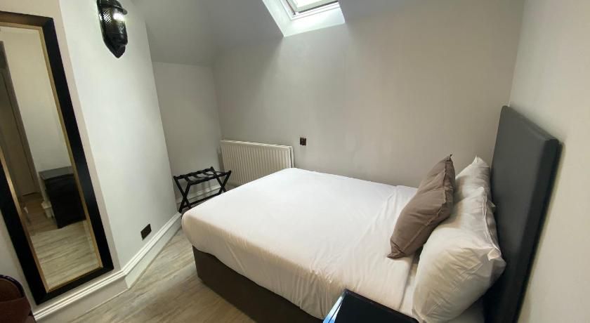 undefined No 6 West Coates 9