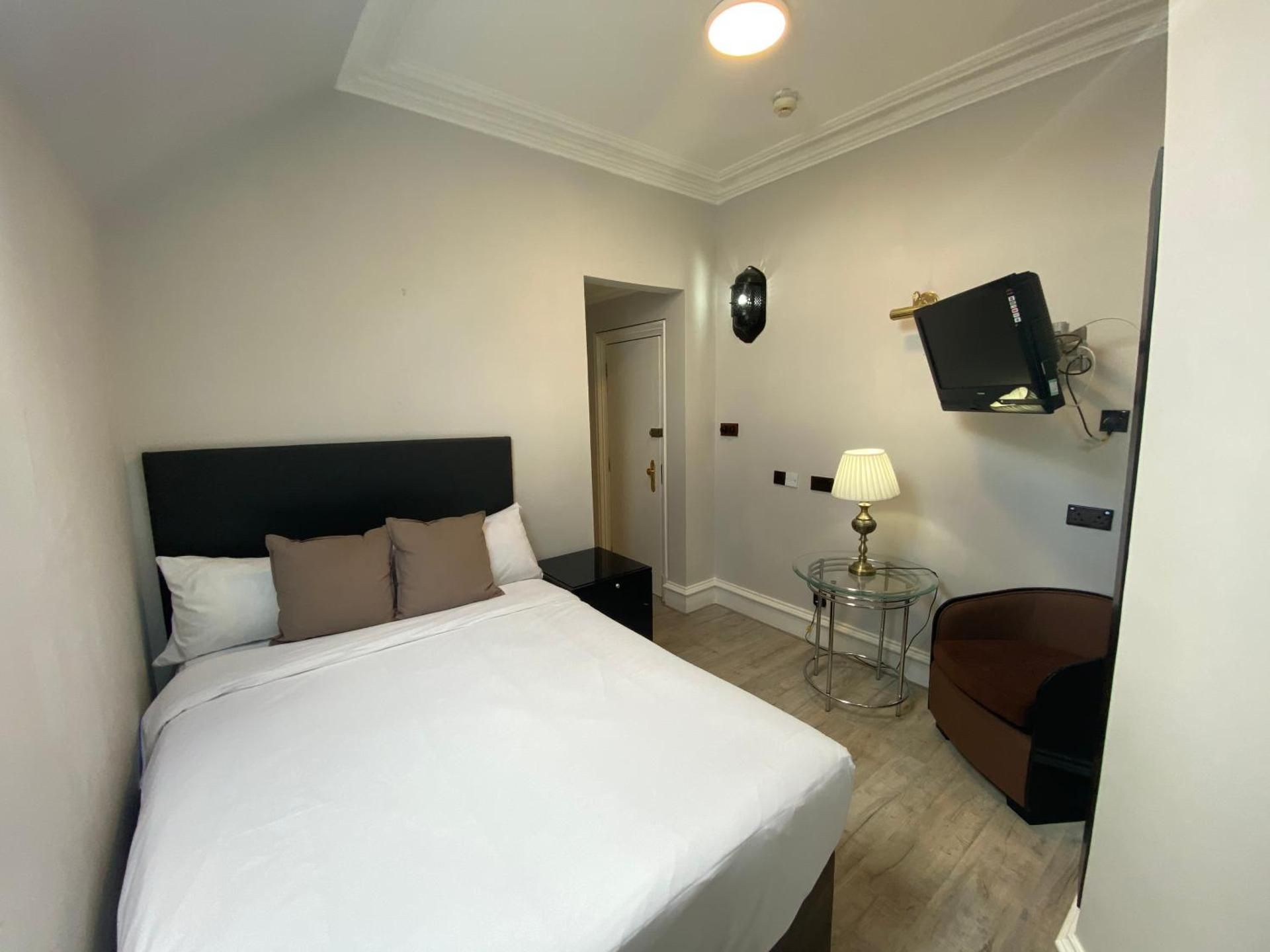 undefined No 6 West Coates 10