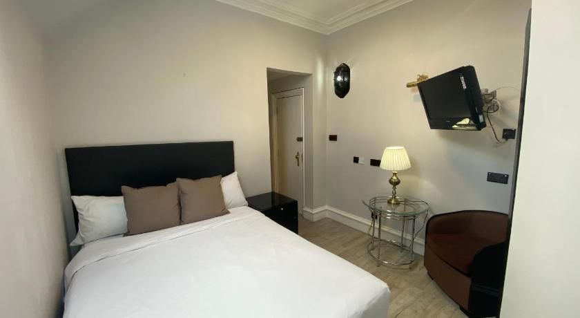 undefined No 6 West Coates 8