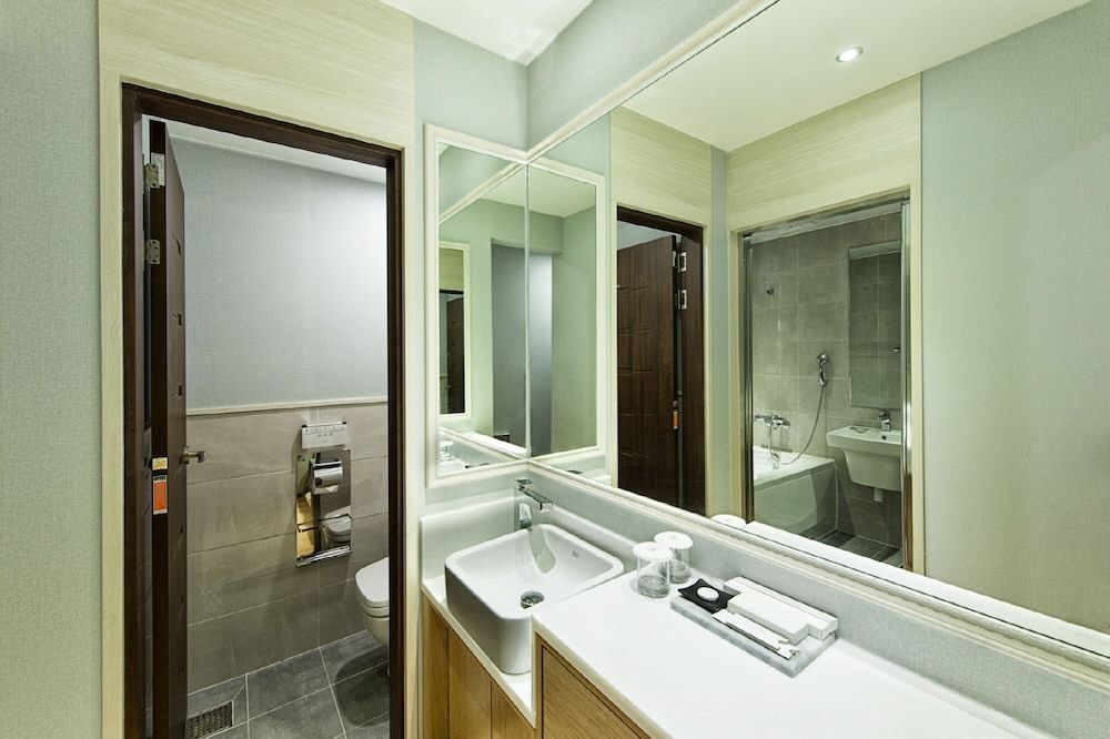 Notte La Mia Deluxe Twin Room, City View 6