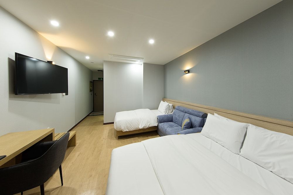 Notte La Mia Deluxe Twin Room, City View 4
