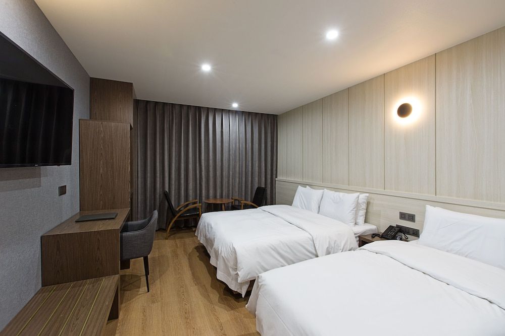 Notte La Mia Deluxe Twin Room, City View 3