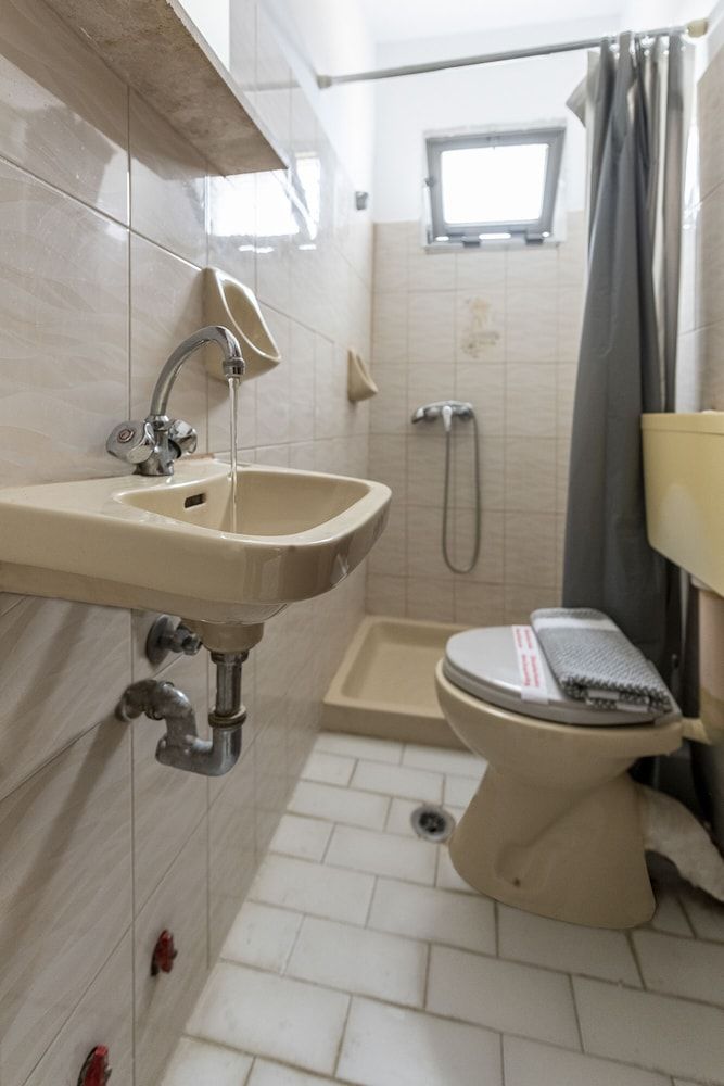 ROY Hotel Economy Double Room 4