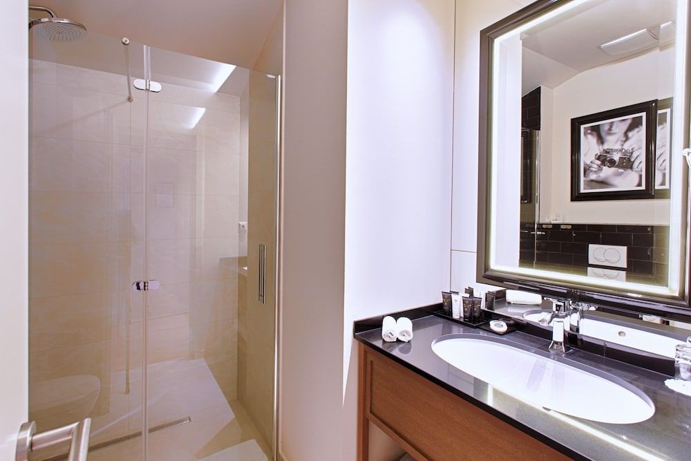 Grand Hotel Slavia - Adults Only Deluxe Suite with Sea View 4