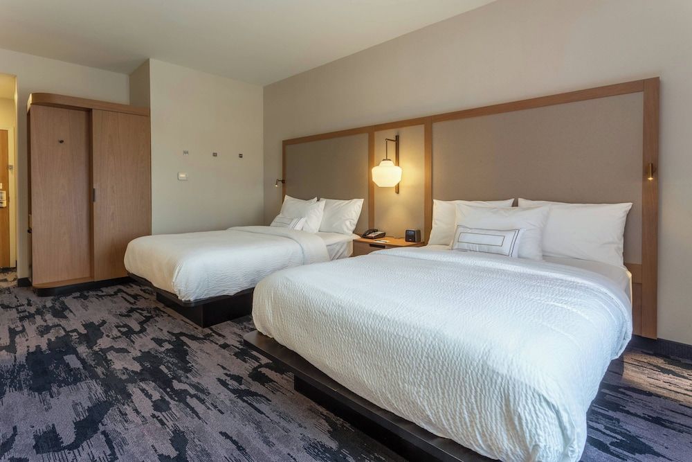 Room, 2 Queen Beds (Mobility Accessible, Tub)