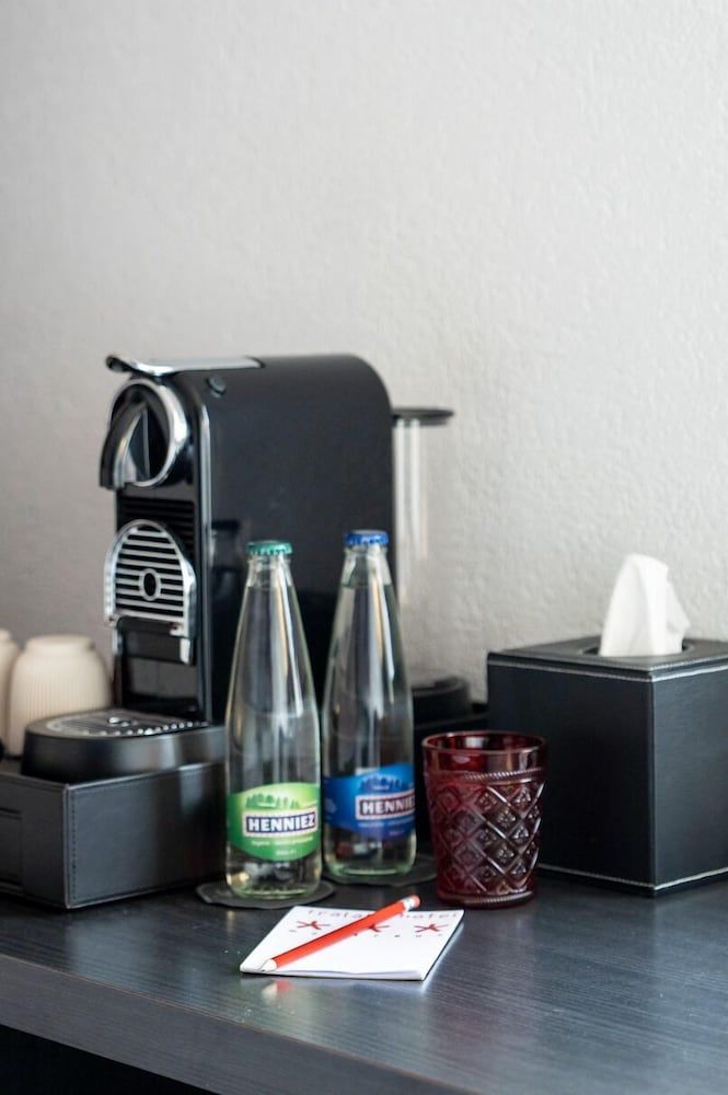 Tralala Hotel Montreux Standard Room 8