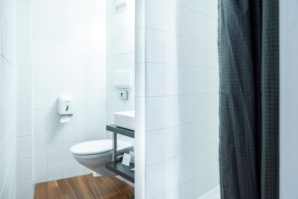 Tralala Hotel Montreux Economic Room Street Side View 3