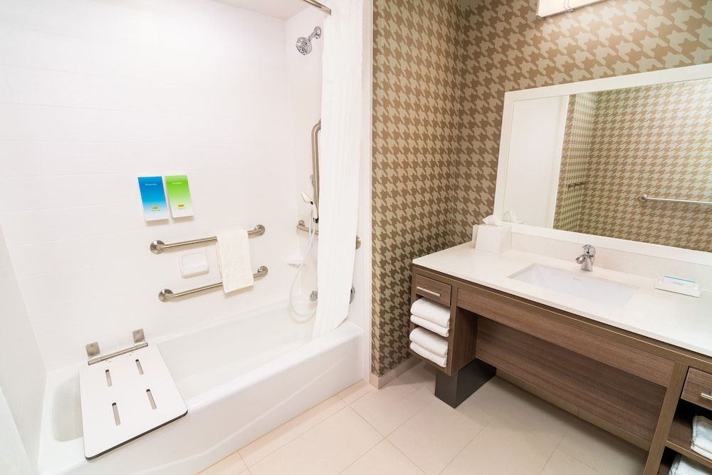 Suite, 2 Queen Beds, Accessible, Bathtub (Mobility & Hearing)