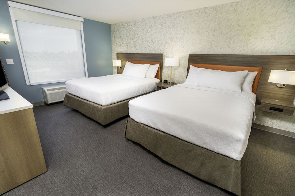 Suite, 2 Queen Beds, Accessible, Bathtub (Mobility & Hearing)