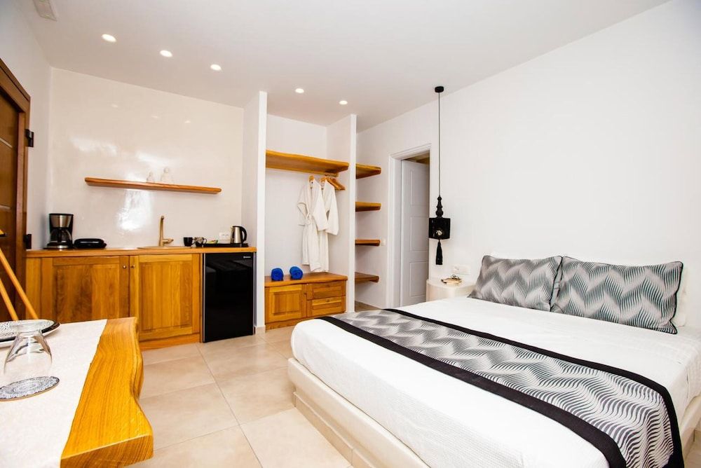 undefined Perla Nera Suites 4