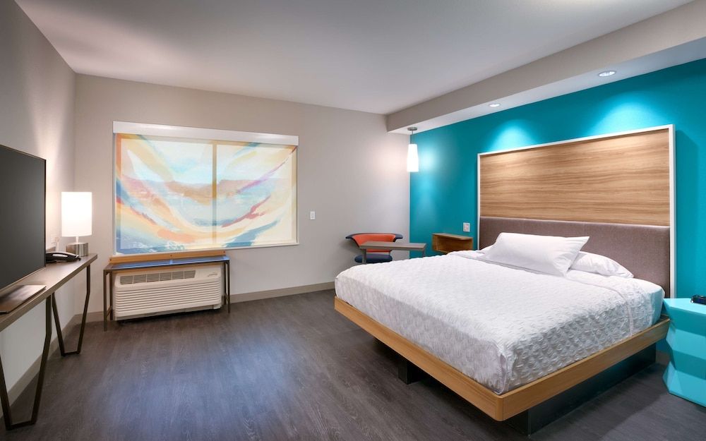 Room, 1 King Bed, Accessible, Bathtub