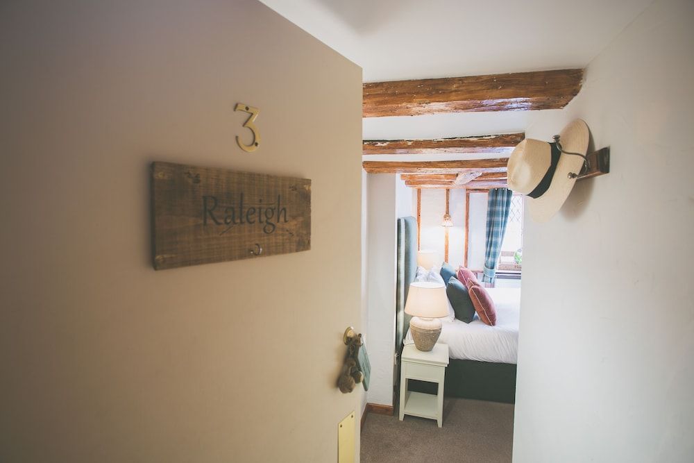 Bayards Cove Inn Deluxe Double Room, Ensuite, Harbor View (King Size Bed) 4