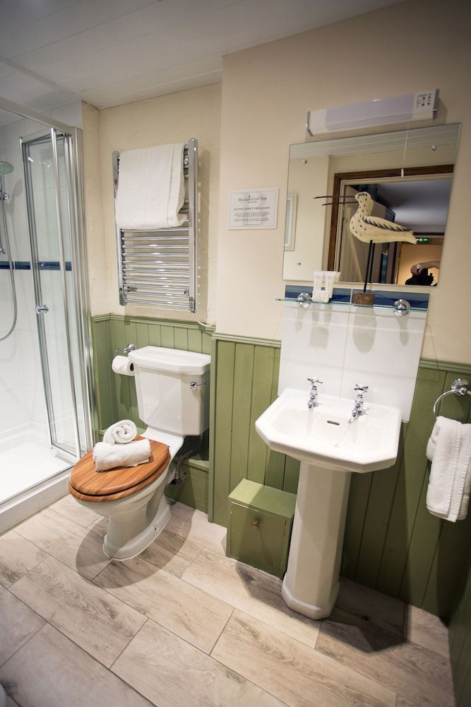 Bayards Cove Inn Deluxe Triple Room, Ensuite 2