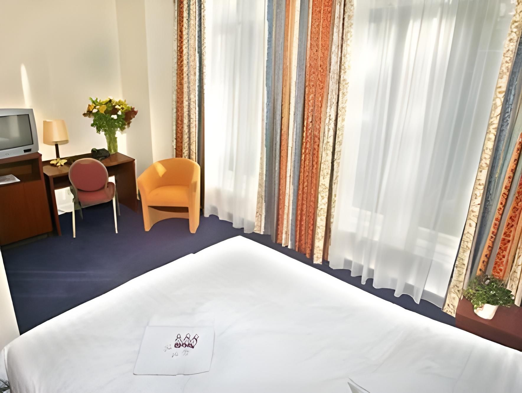 undefined Hotel Alexander 6