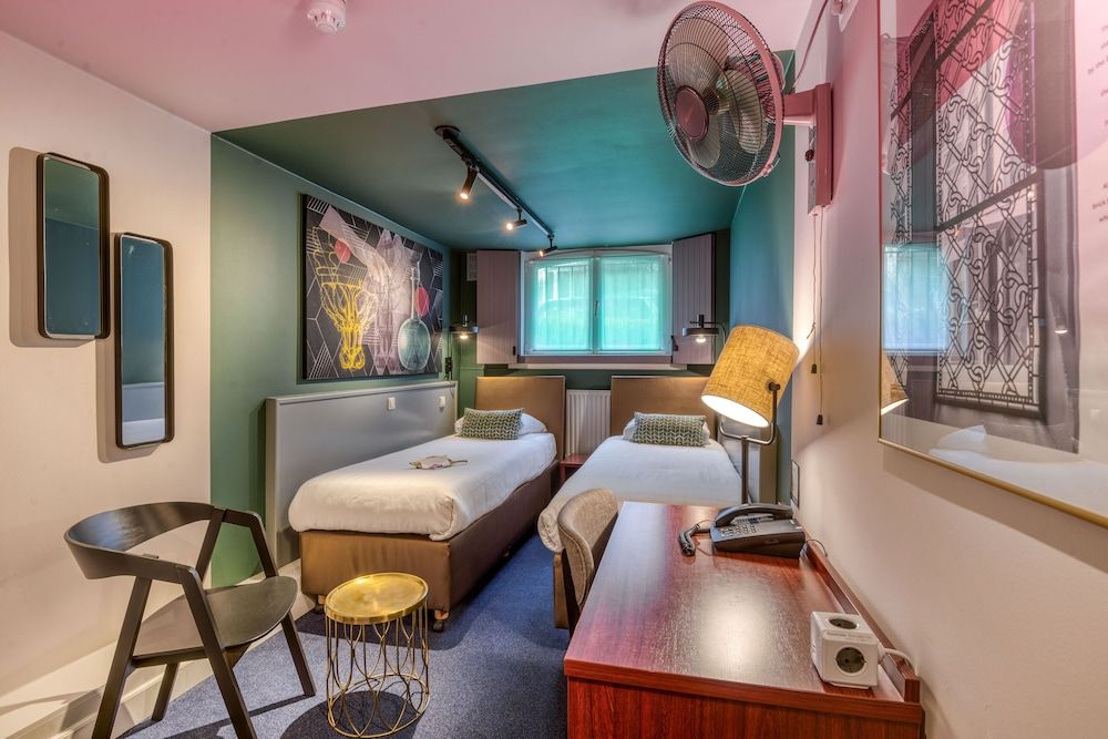 Hotel Alexander Twin Room 3