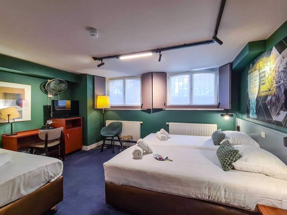 undefined Hotel Alexander 10