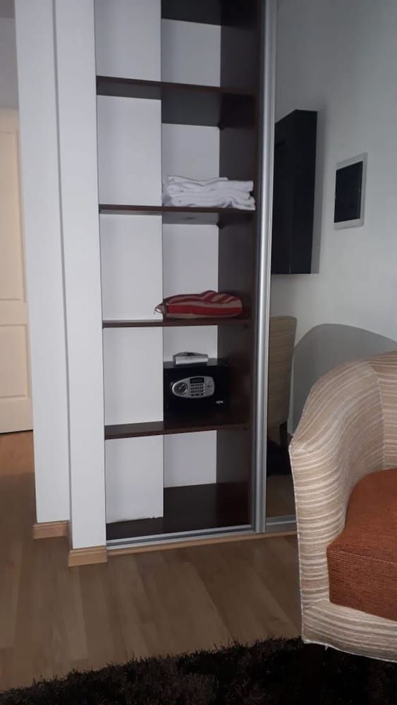 Palermo Bridge Superior Quadruple Room, City View 15