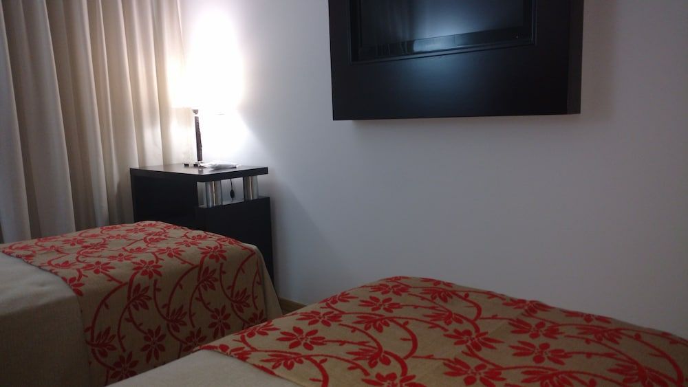 Palermo Bridge Executive Triple Room, City View 2