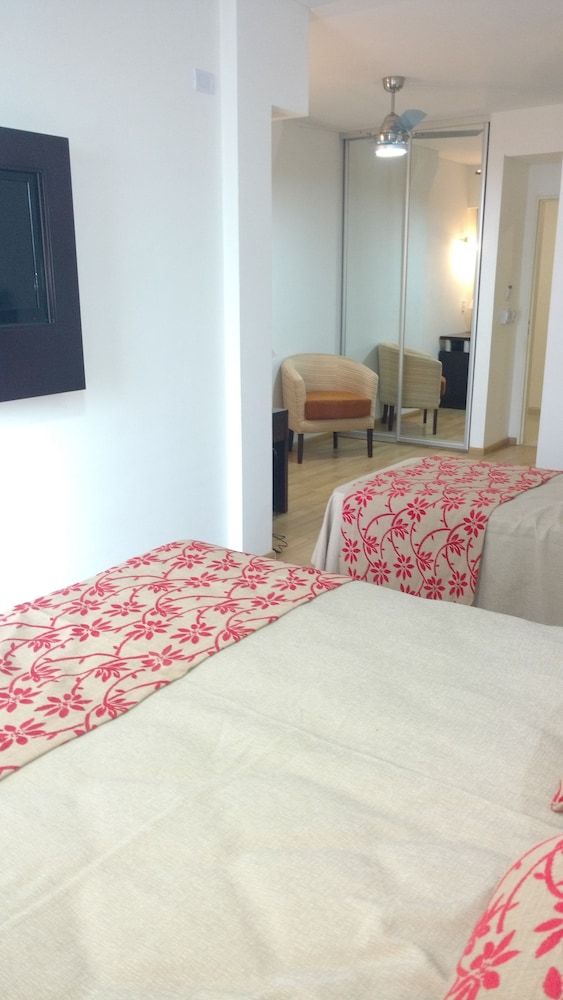 Palermo Bridge Superior Triple Room, City View 12