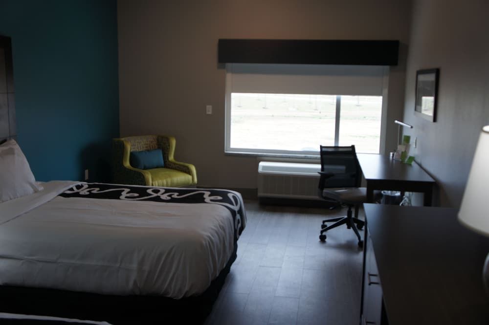 Room, 1 King Bed, Accessible, Non Smoking (Mobility Accessible)