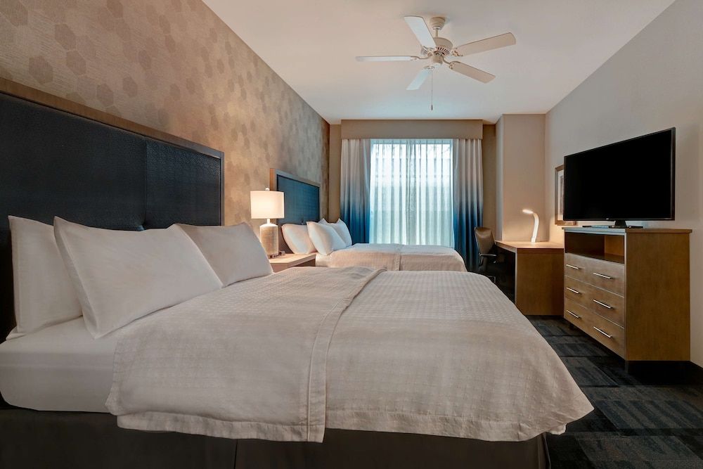 Suite, 2 Queen Beds, Accessible, Bathtub