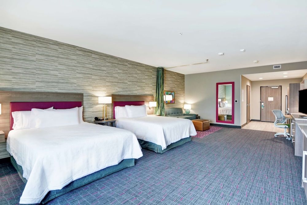 Studio, 2 Queen Beds, Accessible (Roll-In Shower)