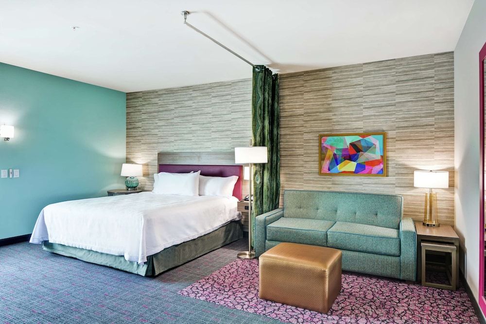Studio, 1 King Bed, Accessible, Bathtub