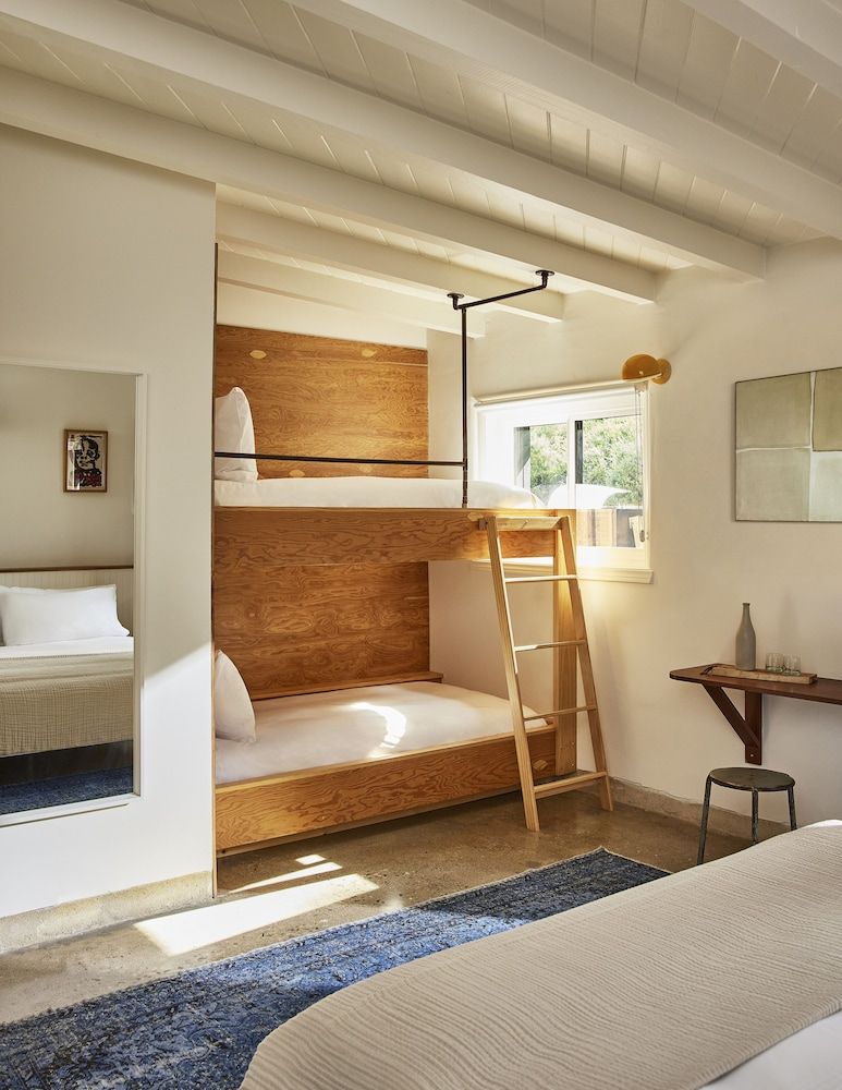 Hotel June Malibu Bungalow and Bunk Beds 11