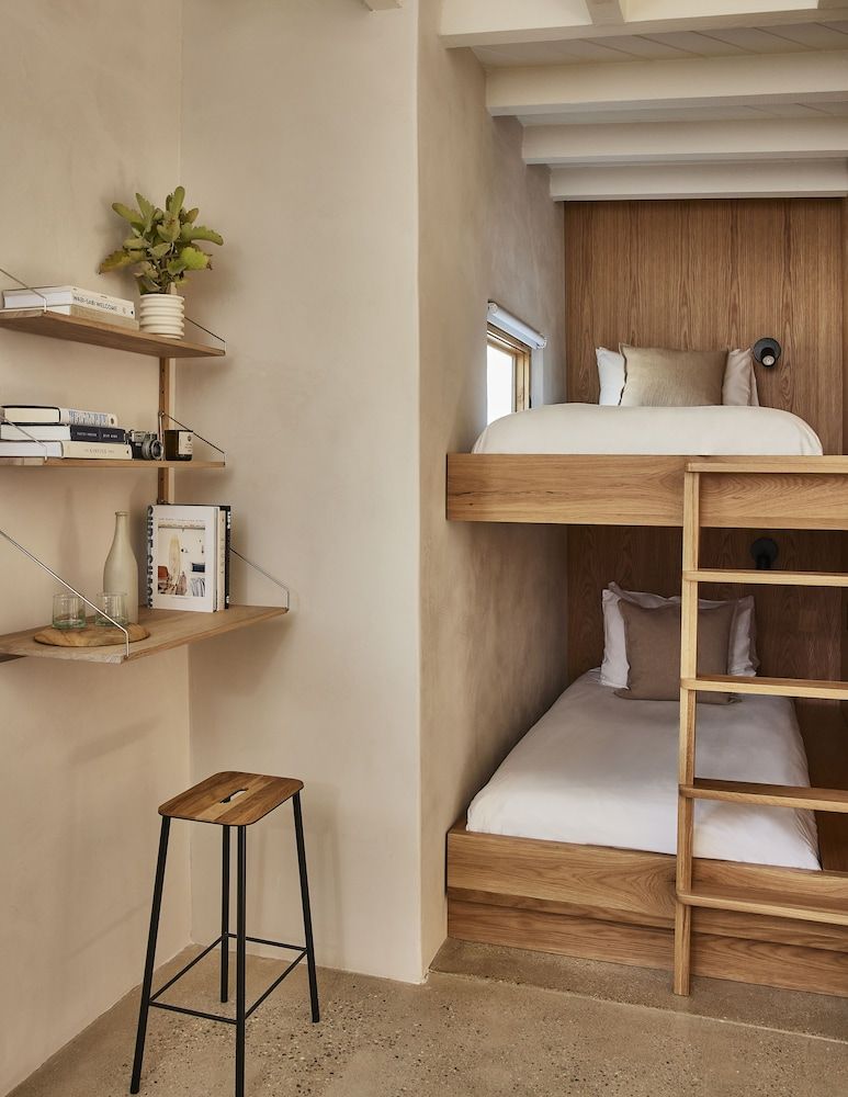 Hotel June Malibu Bungalow and Bunk Beds 9