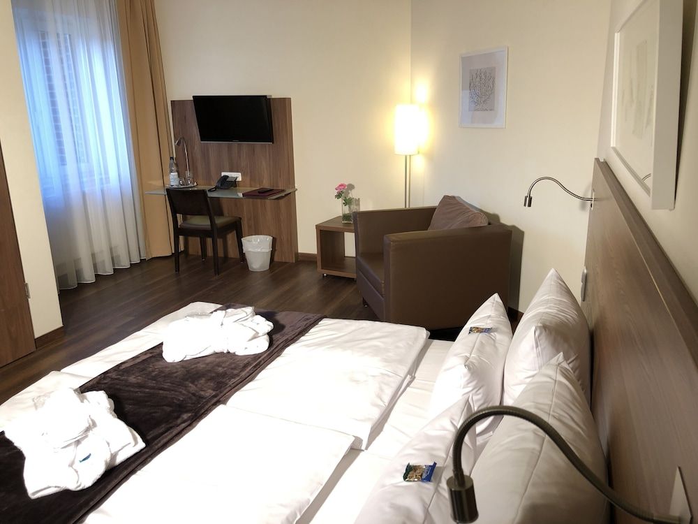 Hotel Isenbütteler Hof Double Room 2