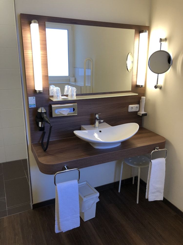 Hotel Isenbütteler Hof Triple Room 3